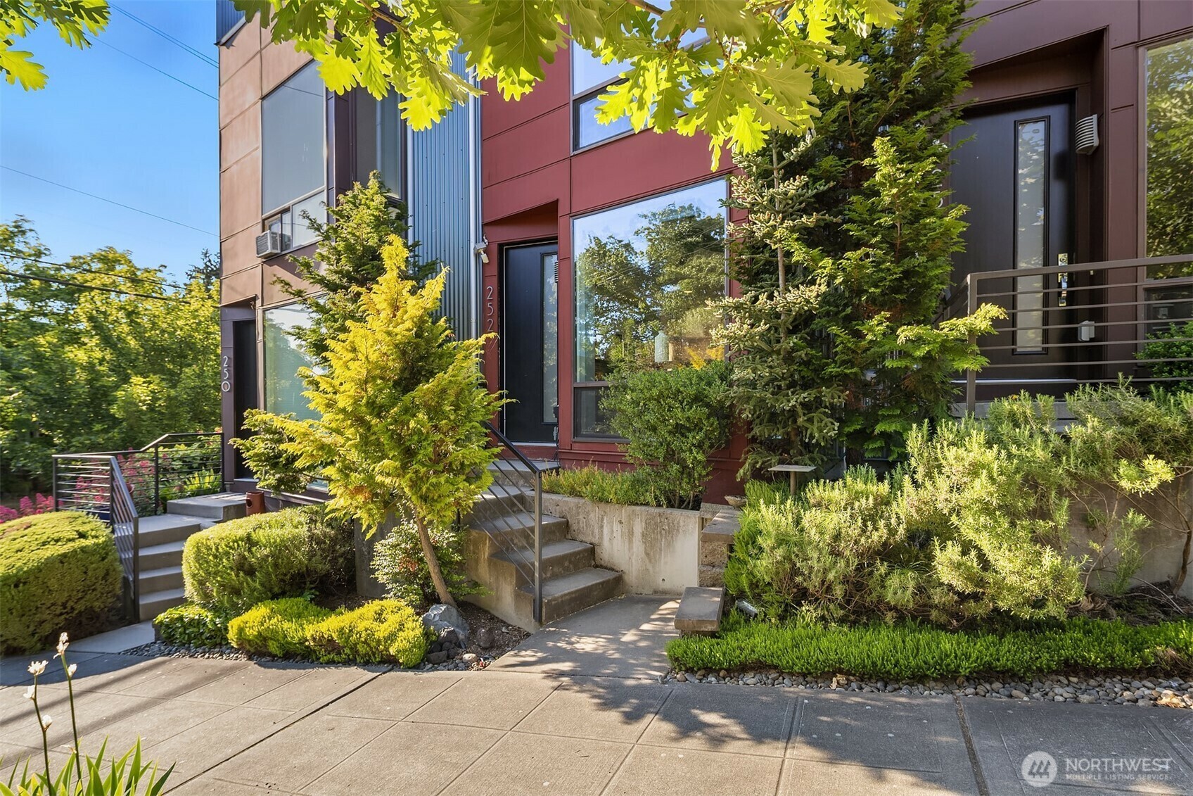 252 E Roanoke Street  Seattle WA 98102 photo