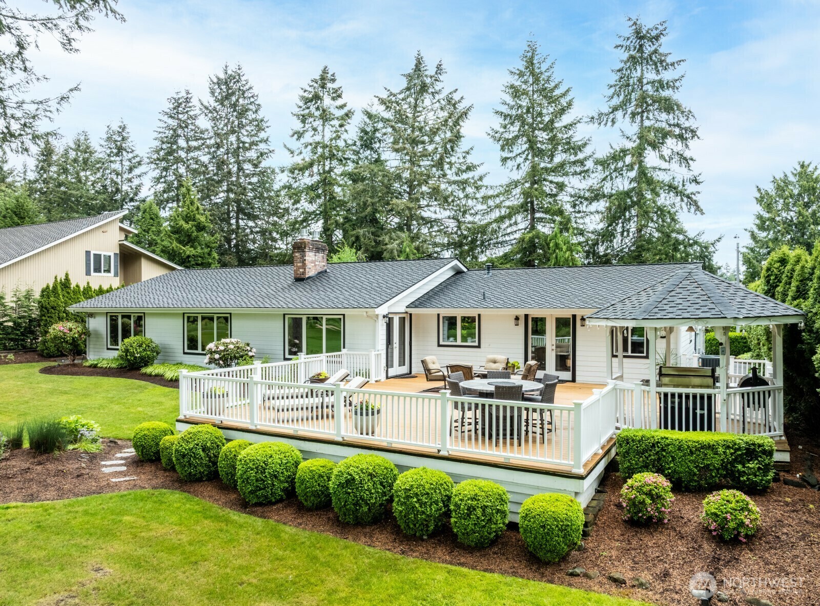 Property Photo: 25403 144th Avenue SE WA 98042
