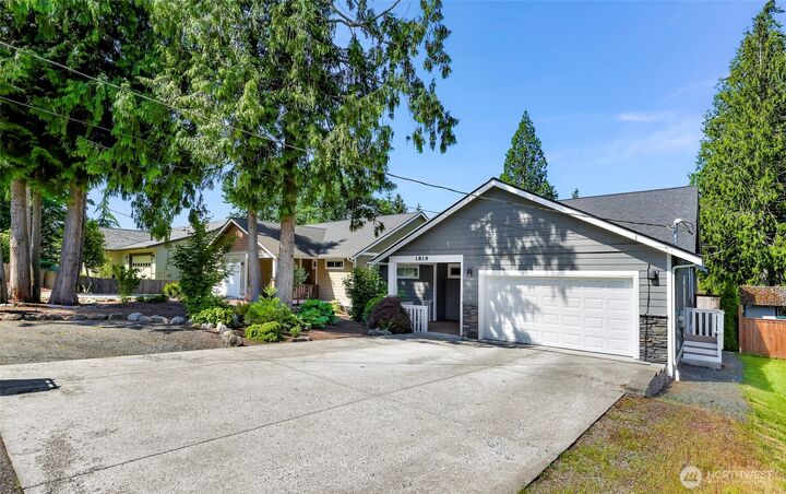 Property Photo:  1819  Olympic Place  WA 98229 