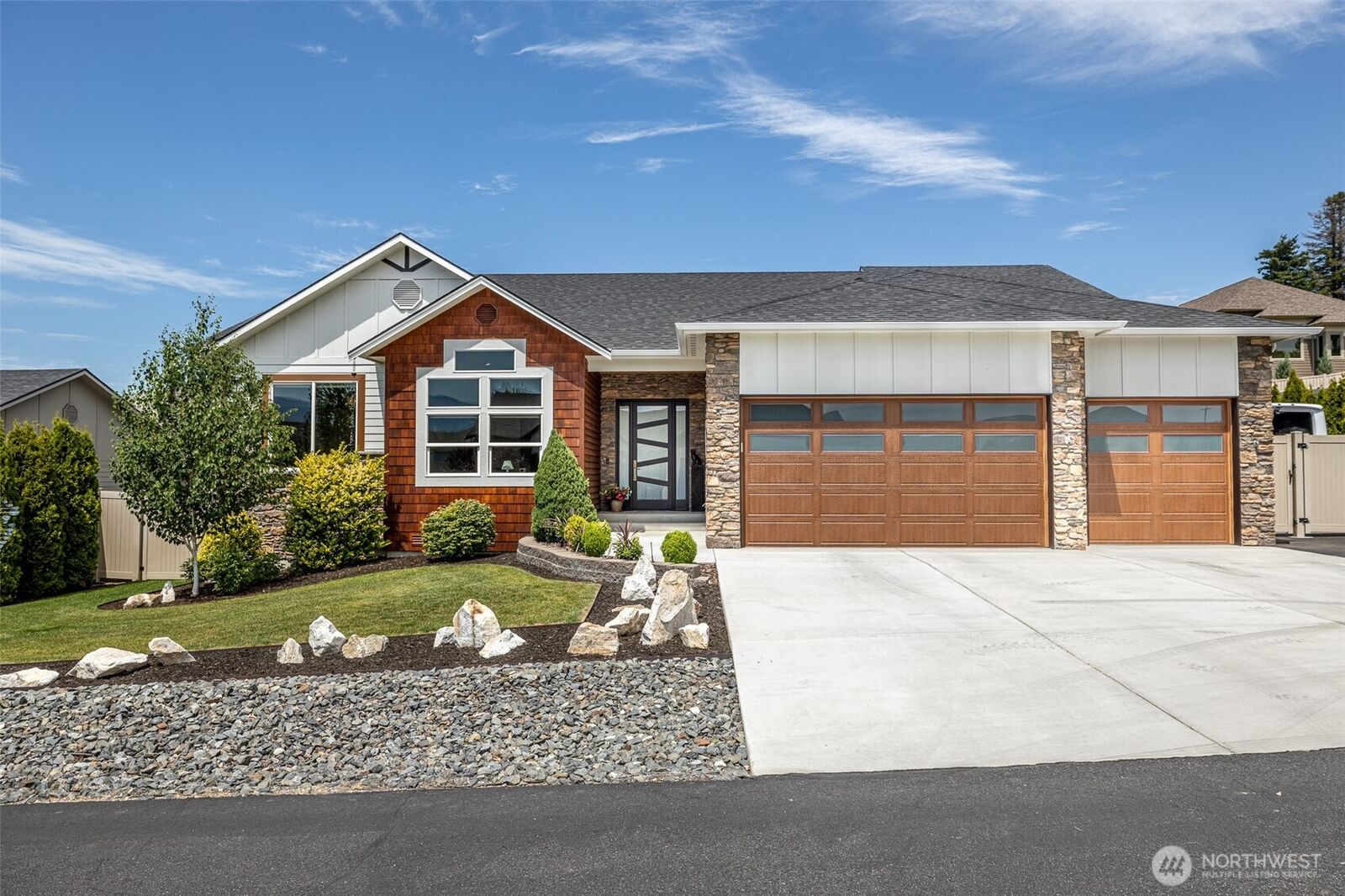 House for sale in East Wenatchee: 453 Spruce Court NW, East Wenatchee ...