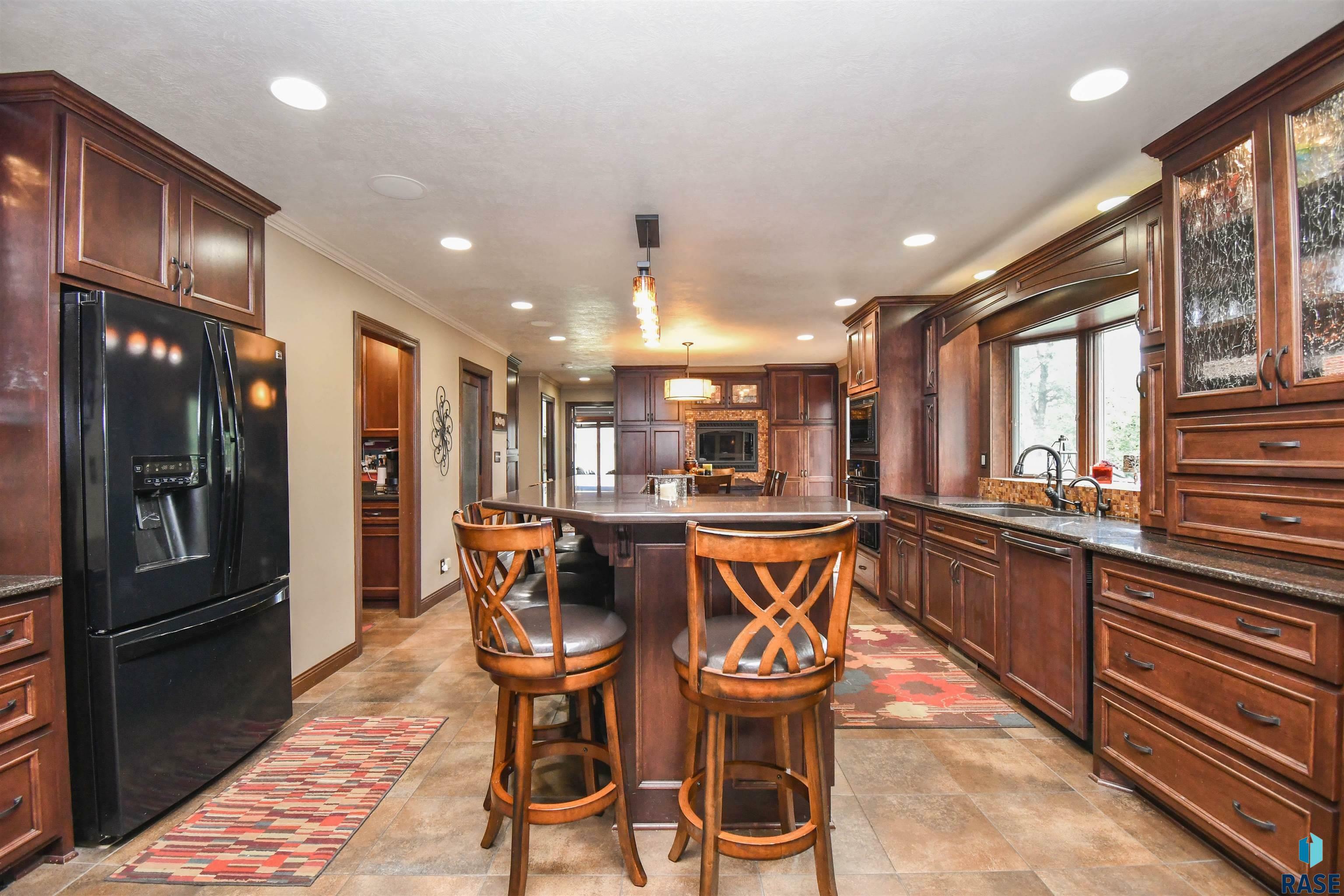 Property Photo: 312 W Lyncrest Trl SD 57108