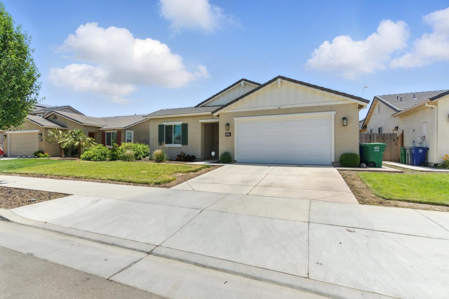 Property Photo: 1659 Dolomite Drive CA 93635