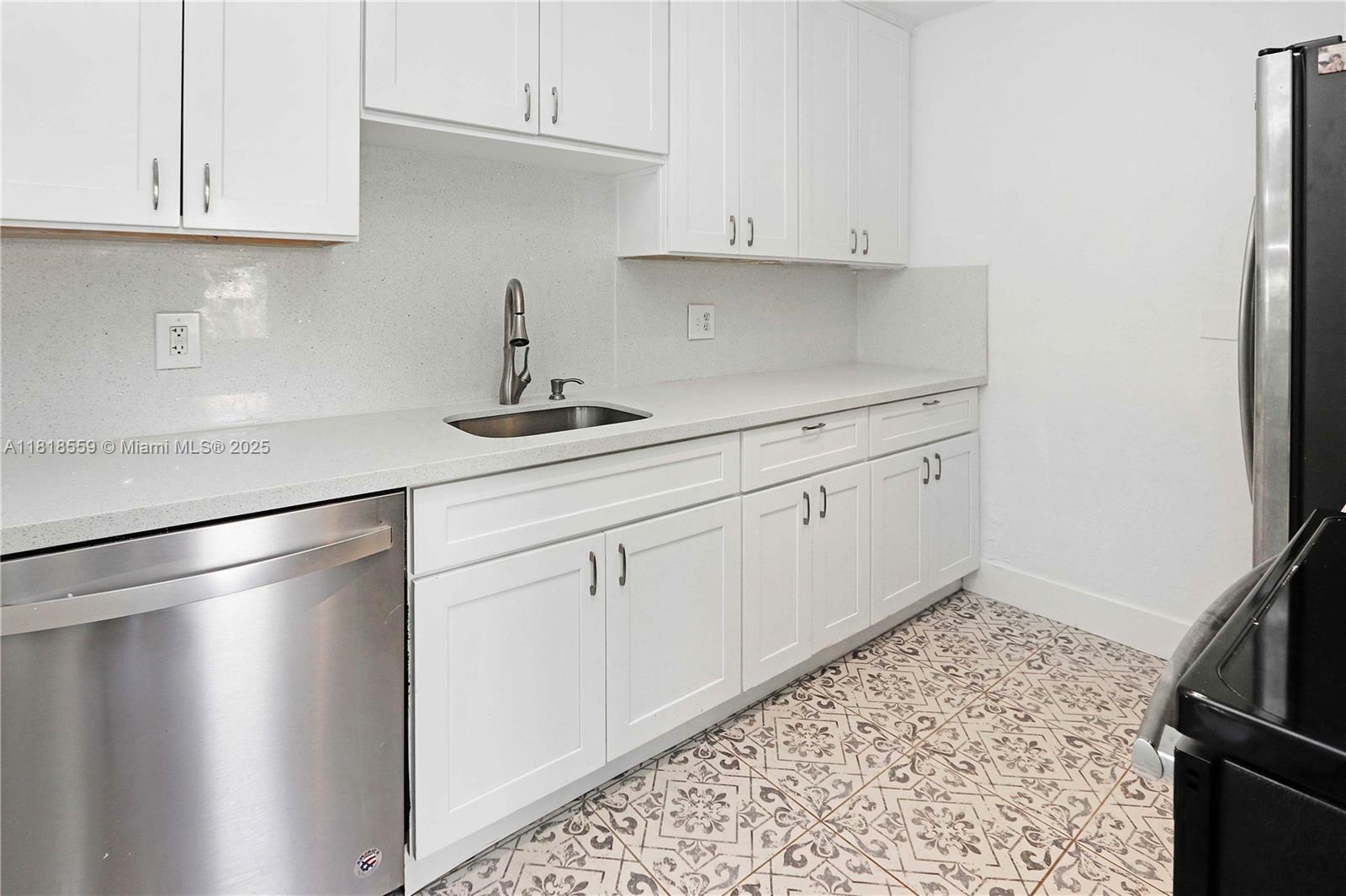 Property Photo: 1501 Fletcher St FL 33020