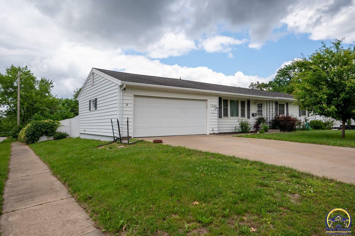 Property Photo: 1244 SW 31st Ter KS 66611