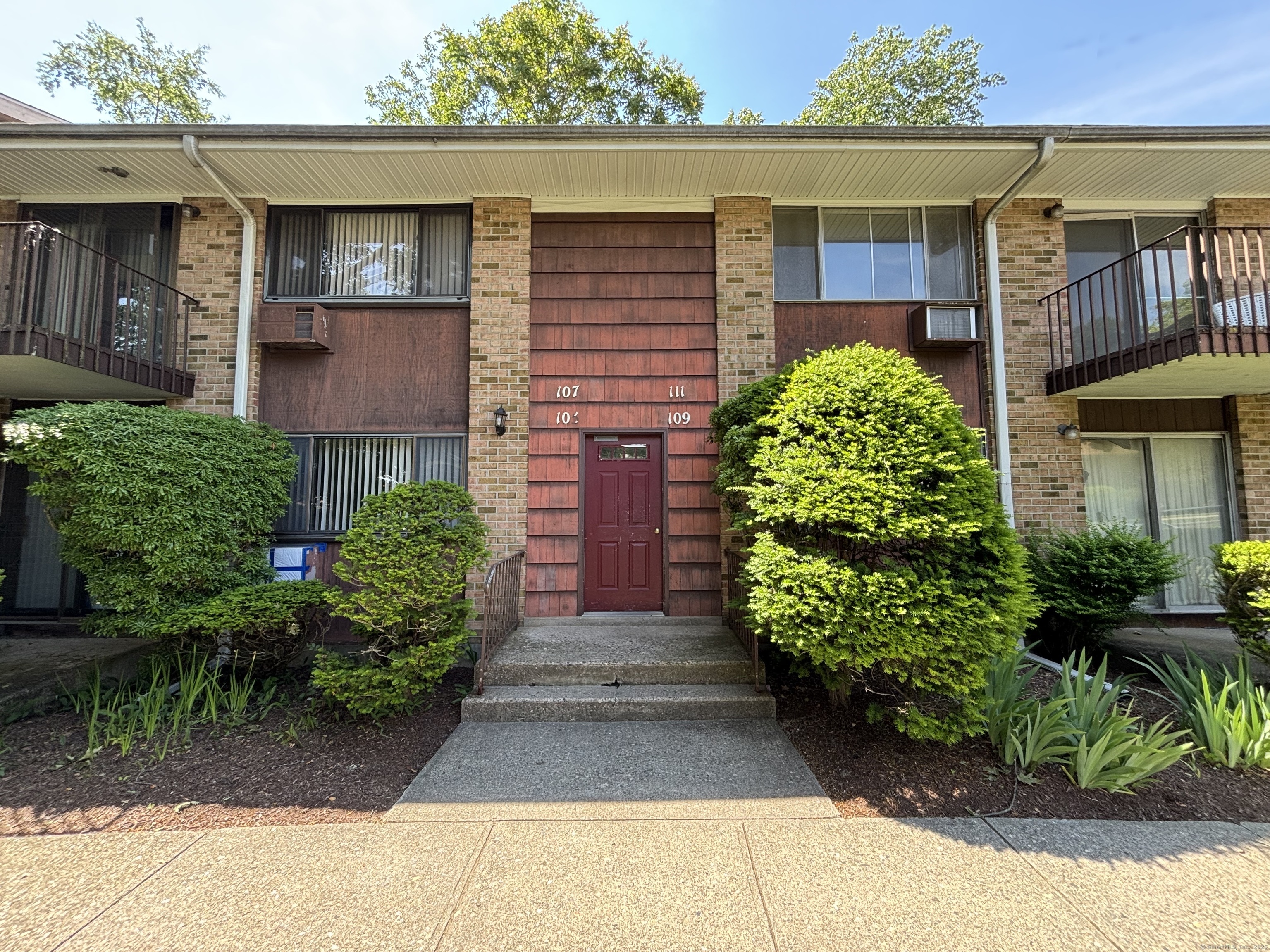 Property Photo: 111 Kennedy Drive 111 CT 06606
