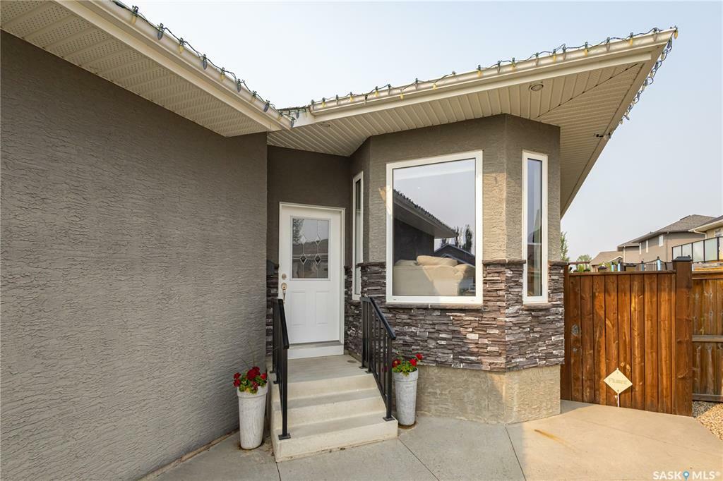 Property Photo: 566 Rempel Manor SK S7T 0J4