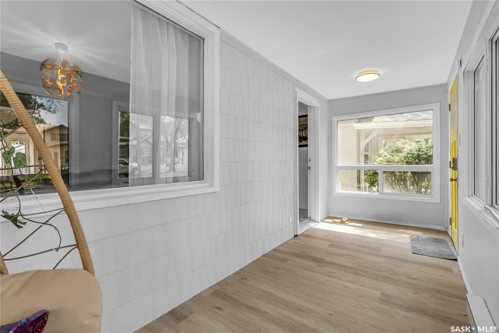 Property Photo: 1707 Lorne Avenue SK S7H 1Y3