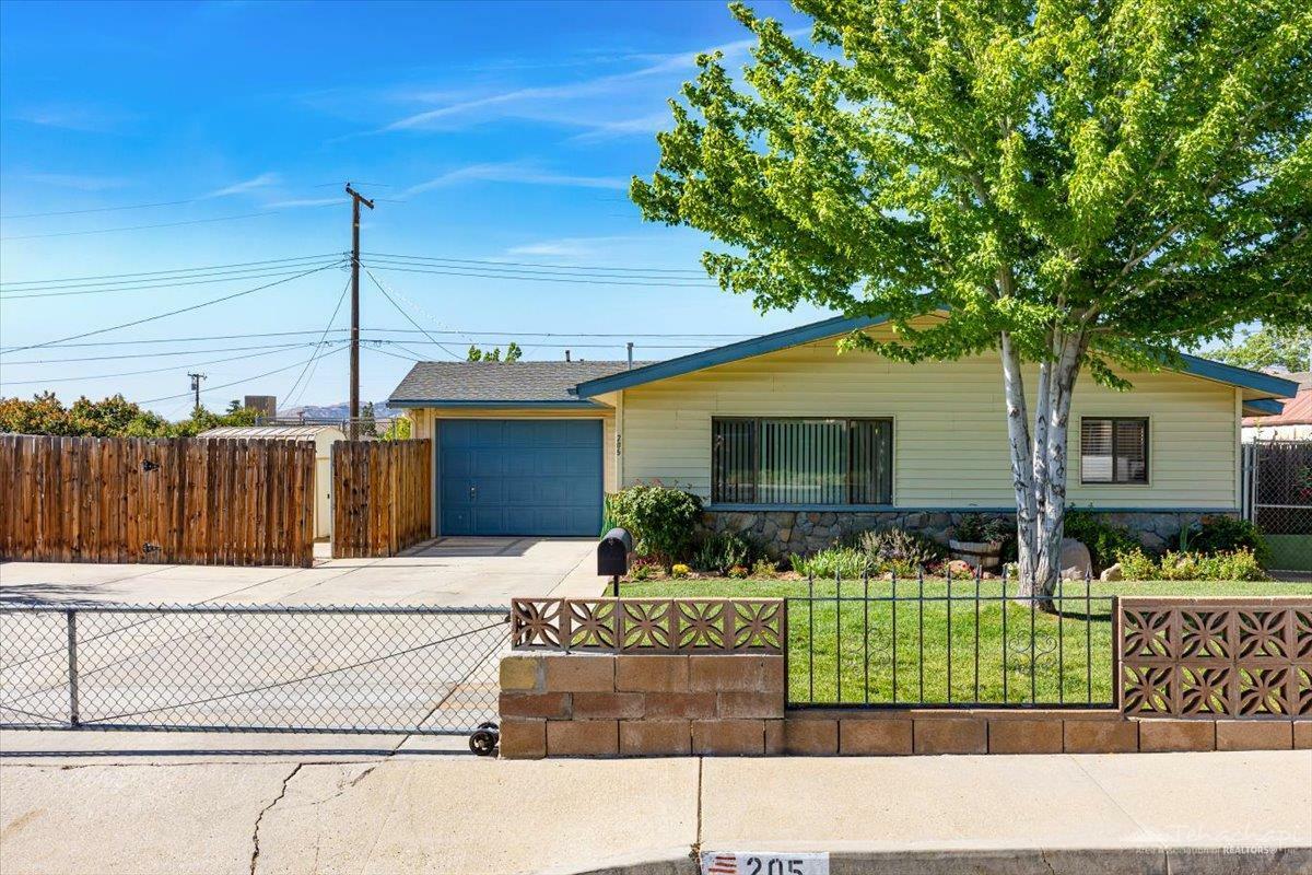 Property Photo: 205 Spruce Street CA 93561