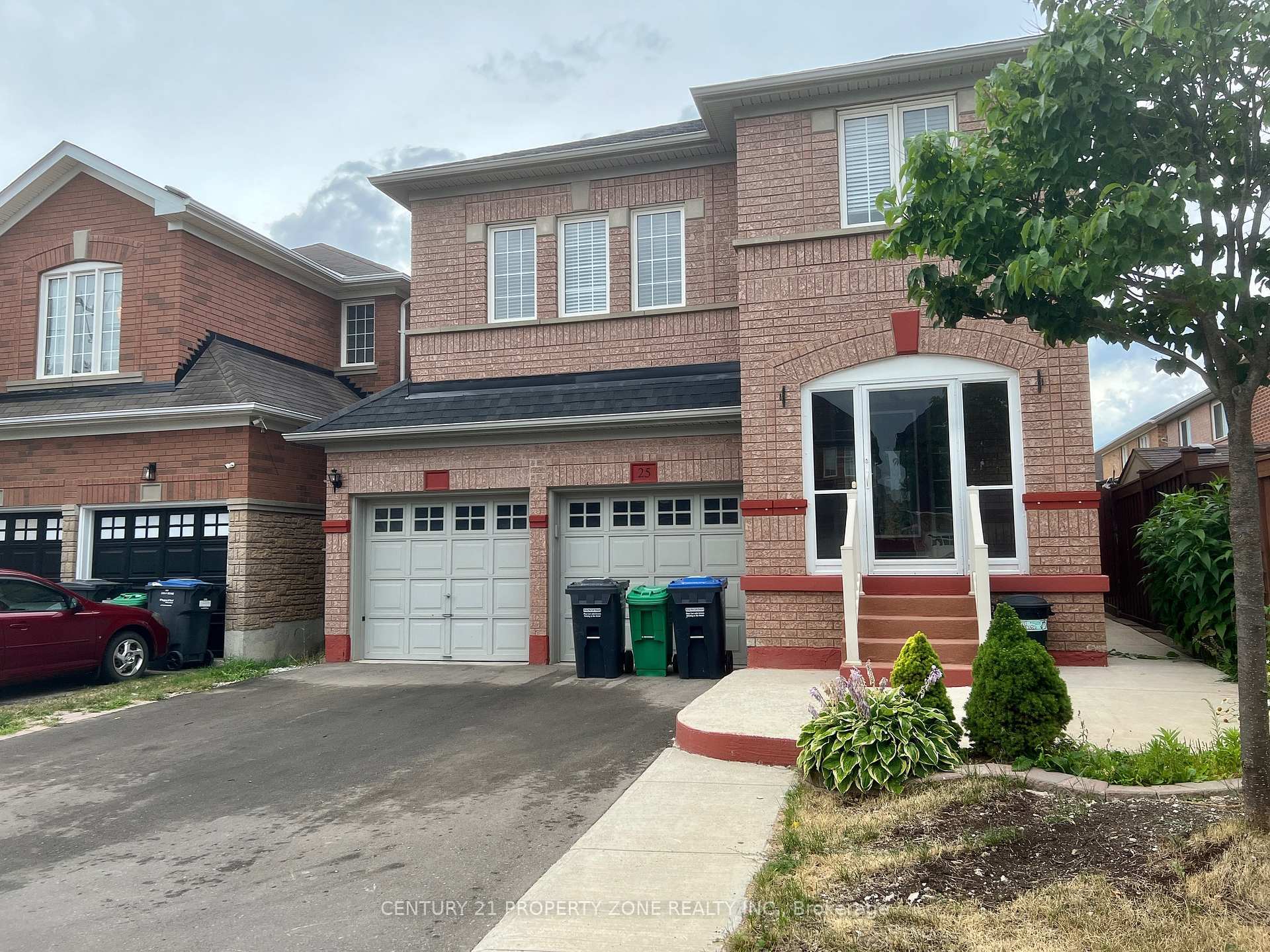 Photo de la propriété: 25 Treegrove Crescent (Legal Basement) ON L7A 0K4