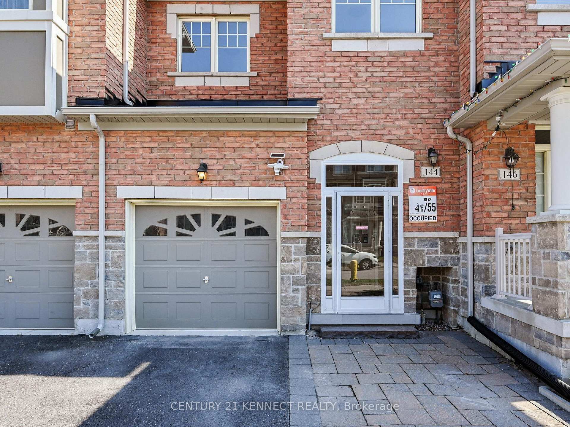Photo de la propriété: 144 Memon Place ON L6E 0R9