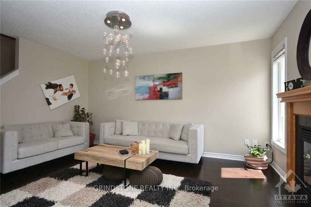Photo de la propriété:  2414 Nutgrove Avenue  ON K2J 0W9 