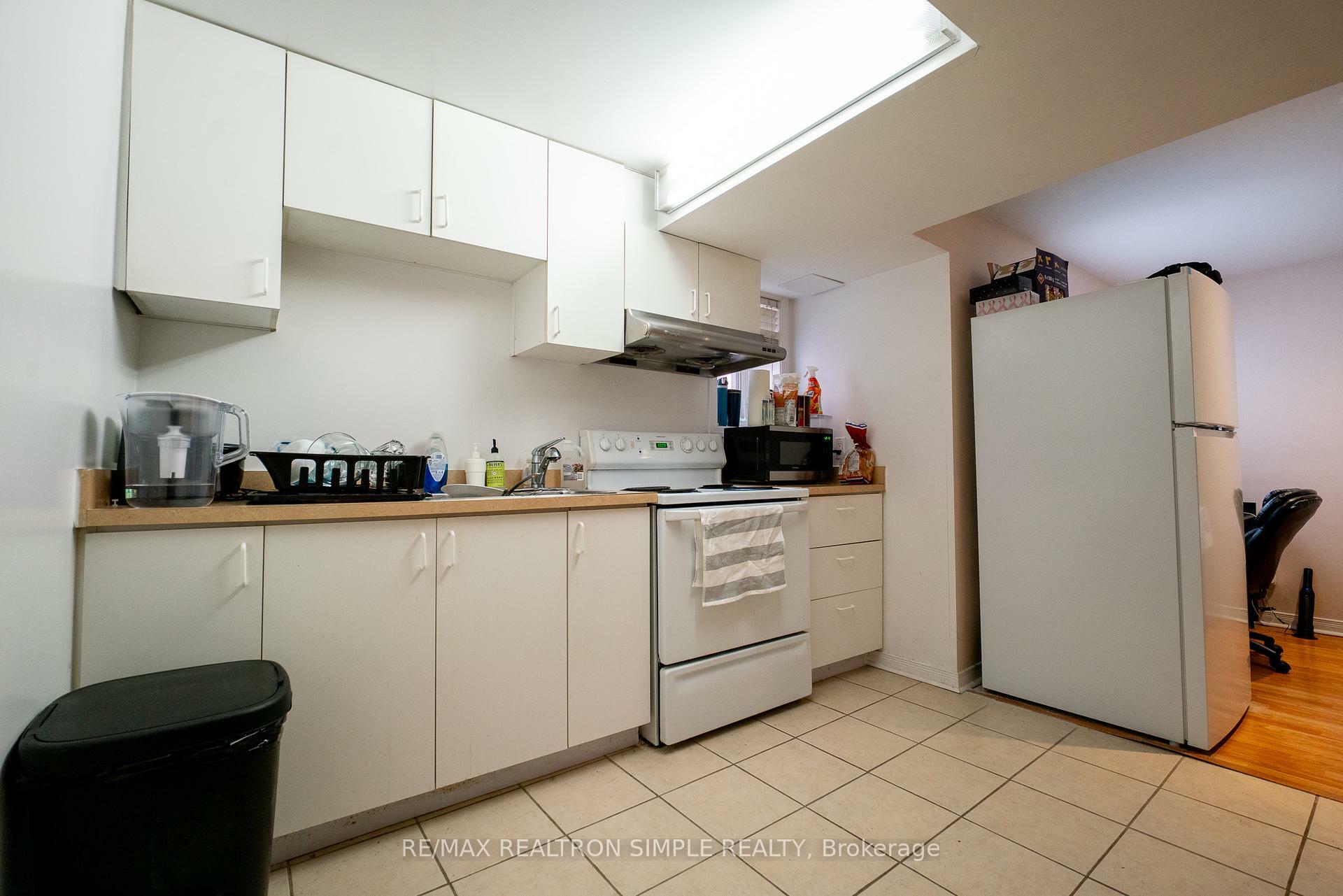 Property Photo: 48 Garland Crescent ON L4S 1X1