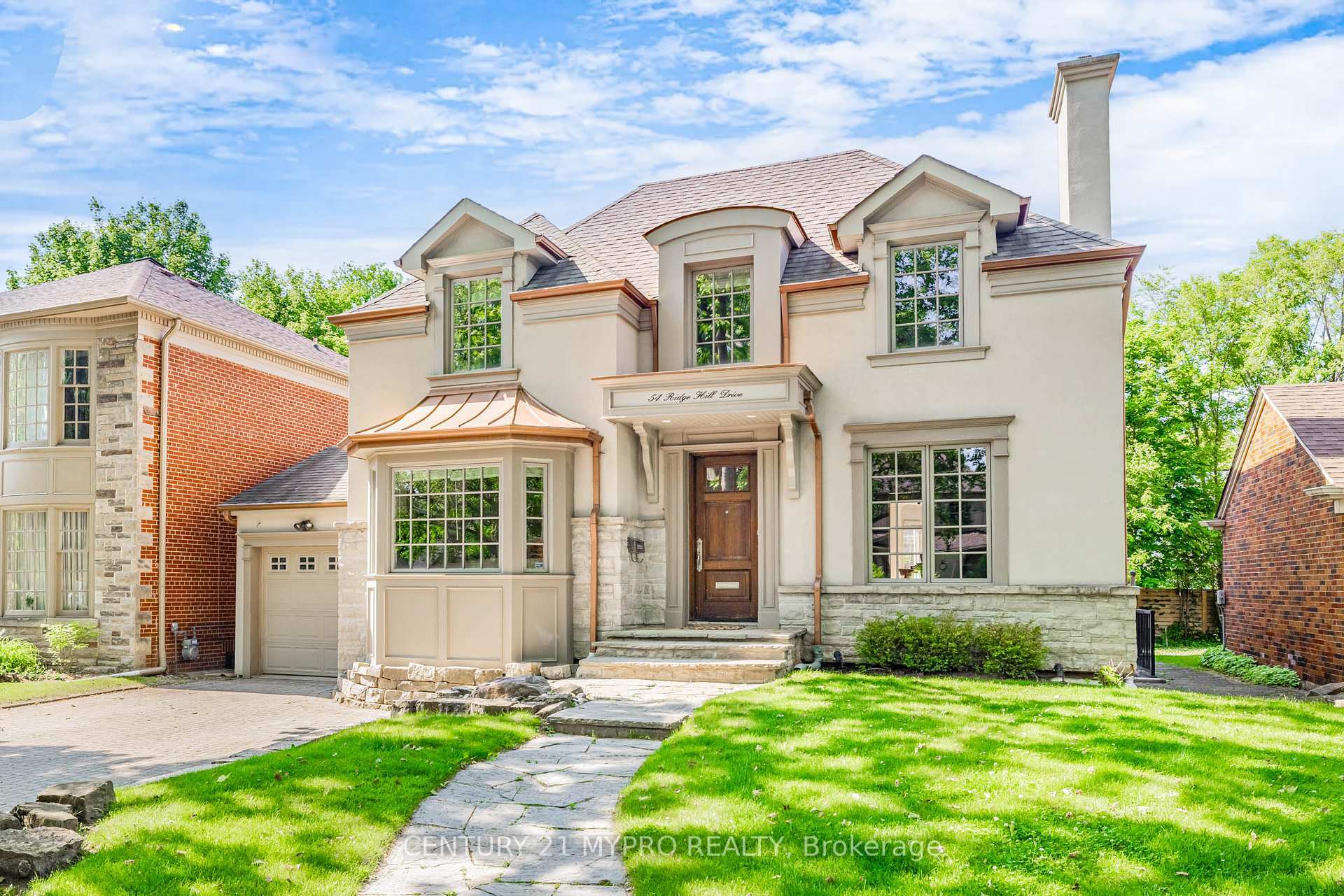 Property Photo: 54 Ridge Hill Drive ON M6C 2J4