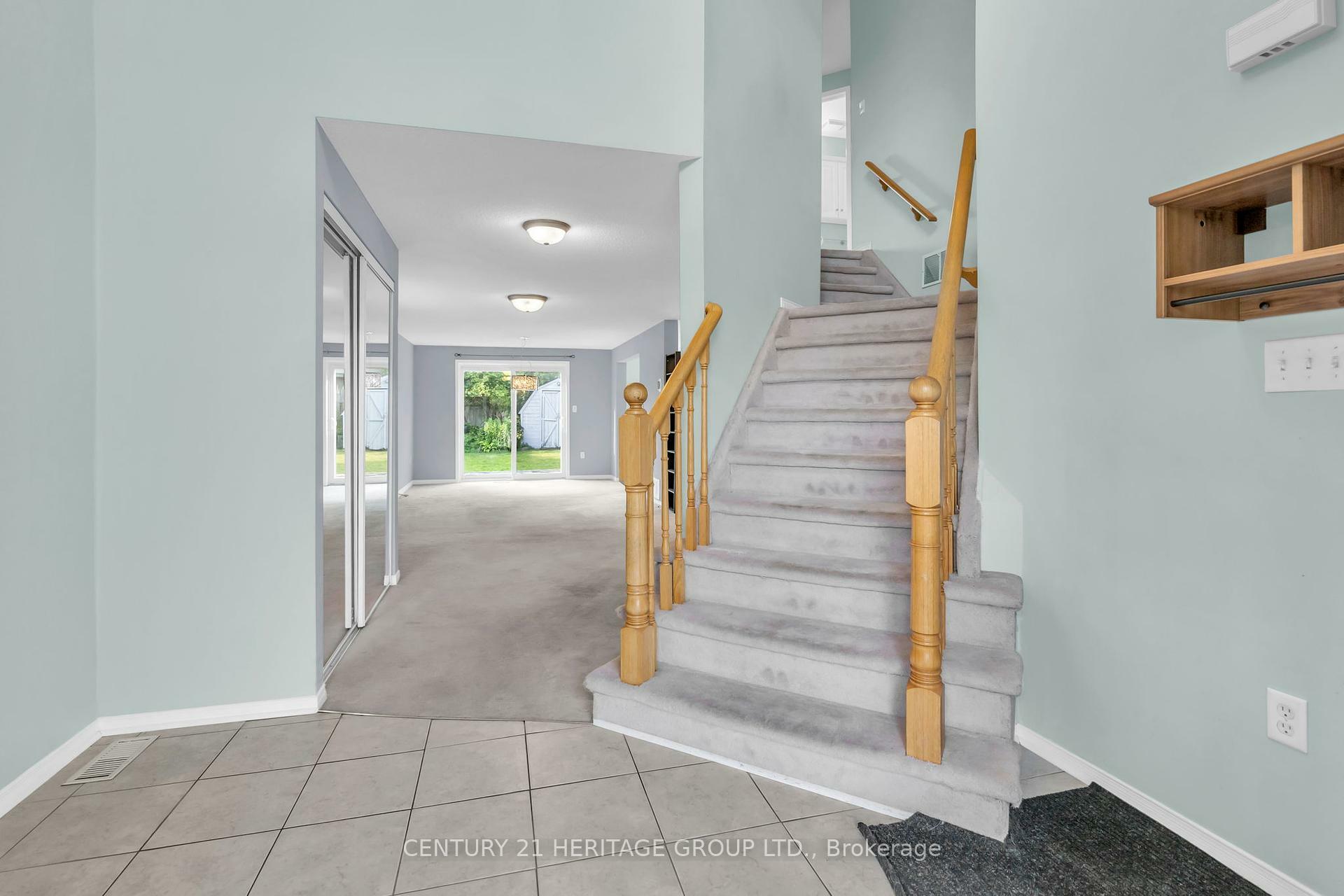 Property Photo: 10 Clute Crescent ON L4N 8S7
