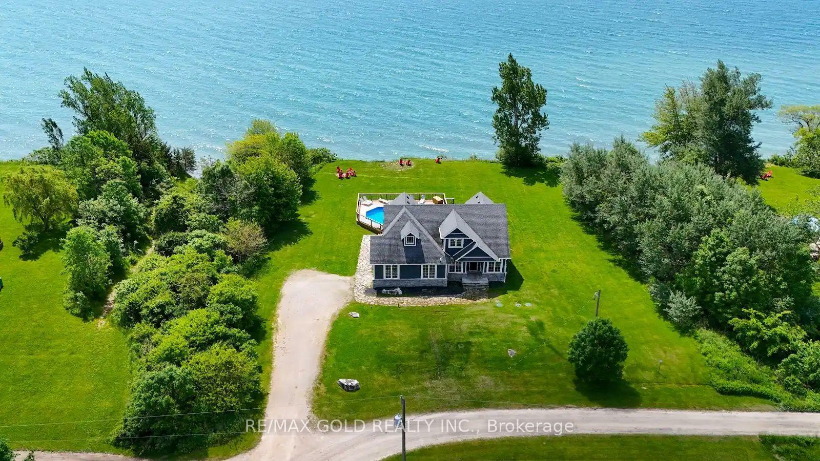1932 Ocean Boulevard  Chatham-Kent ON N0P 2P0 photo