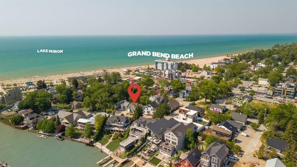Property Photo: 40 Lakeside Circle ON N0M 1T0