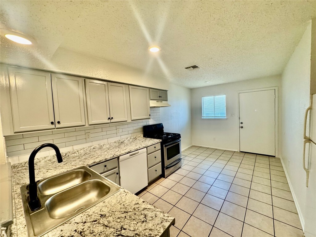 Property Photo: 5105 Purple Sage Drive Unit B TX 78724