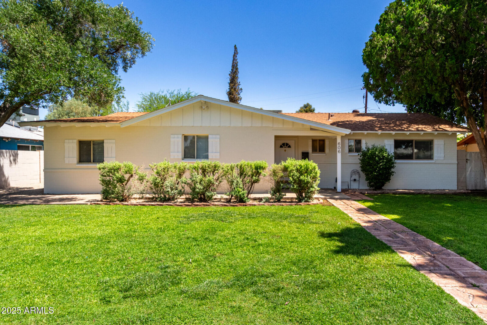 Property Photo:  606 W 15th Street  AZ 85281 