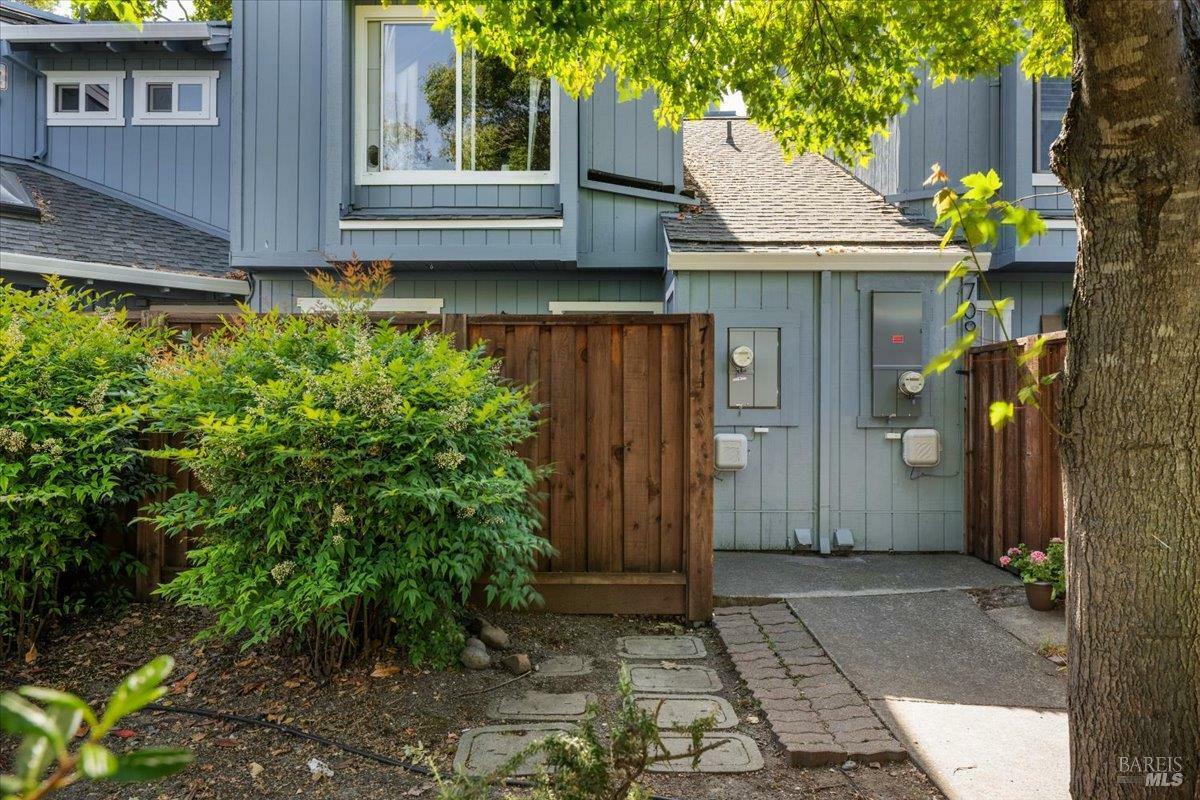 Property Photo: 711 Racquet Club Circle CA 94928