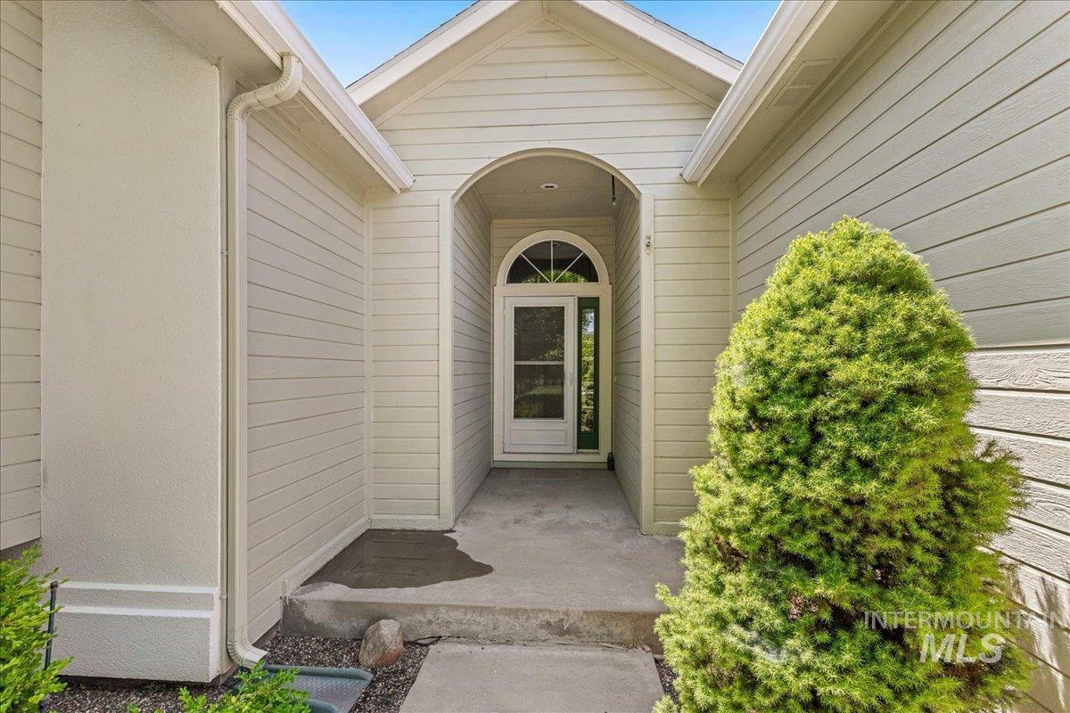 Property Photo: 2007 W Blossom Ave. ID 83651