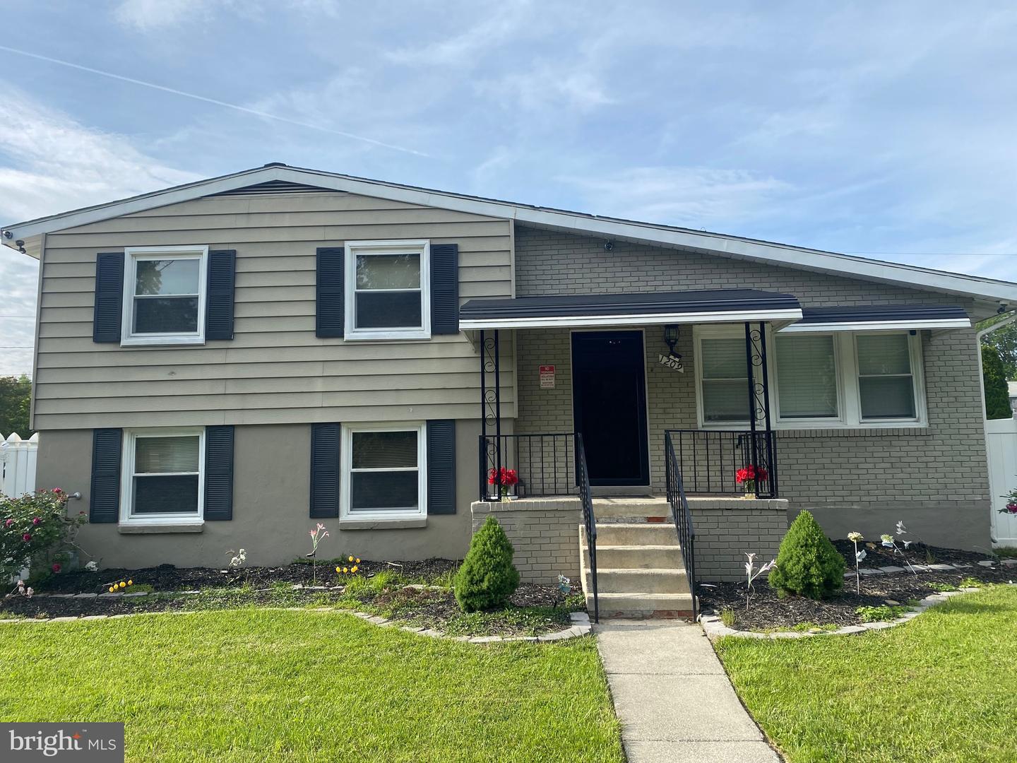 Property Photo: 1209 Idylwood Road MD 21208