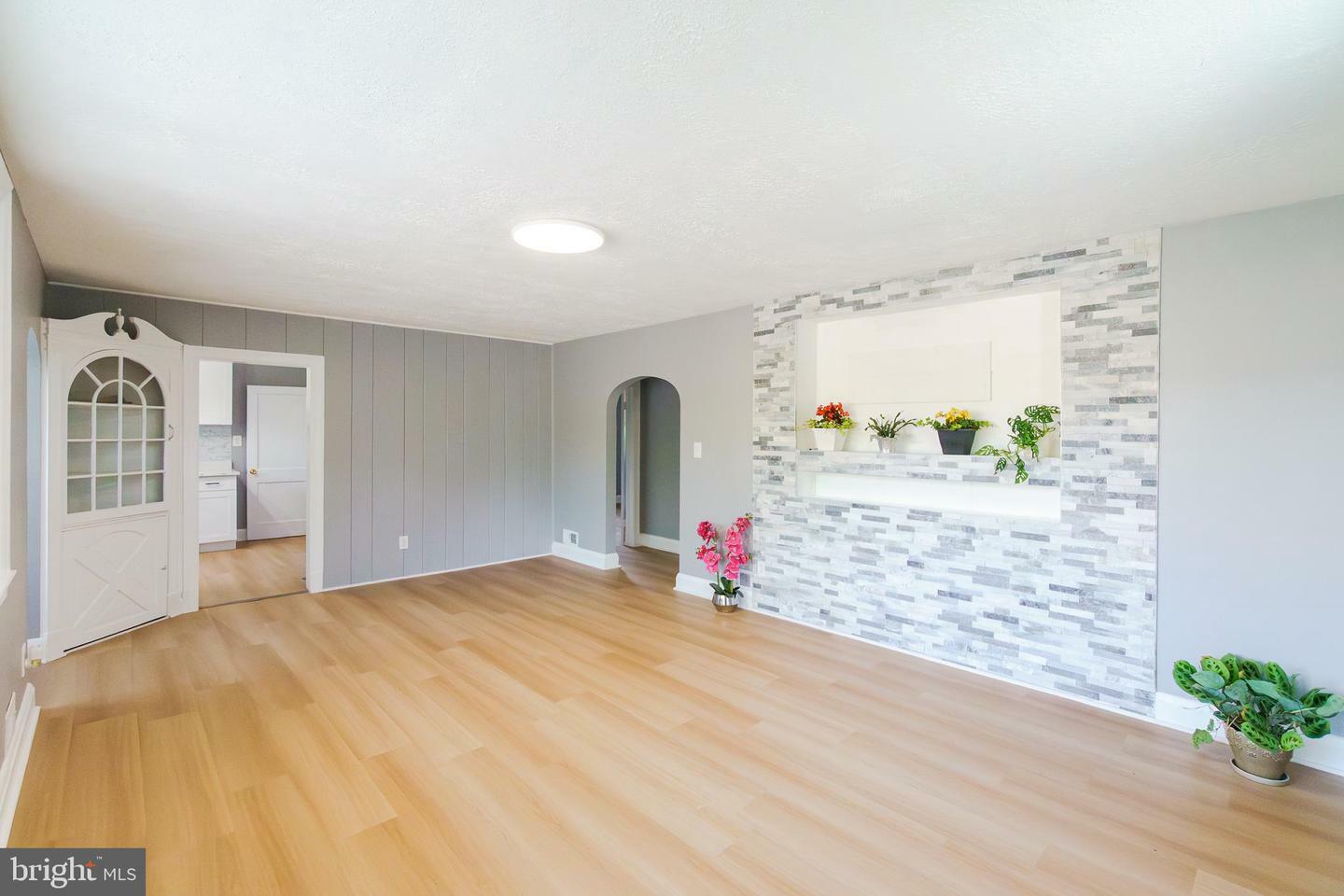 Property Photo: 6 Carroll Road MD 21228