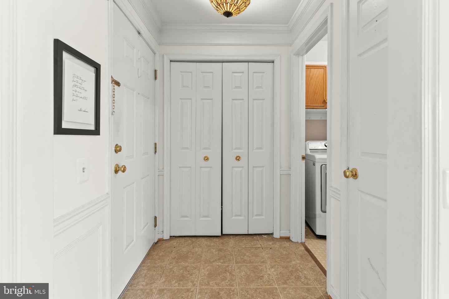 Property Photo: 8151 Bayonet Way 102 VA 20109