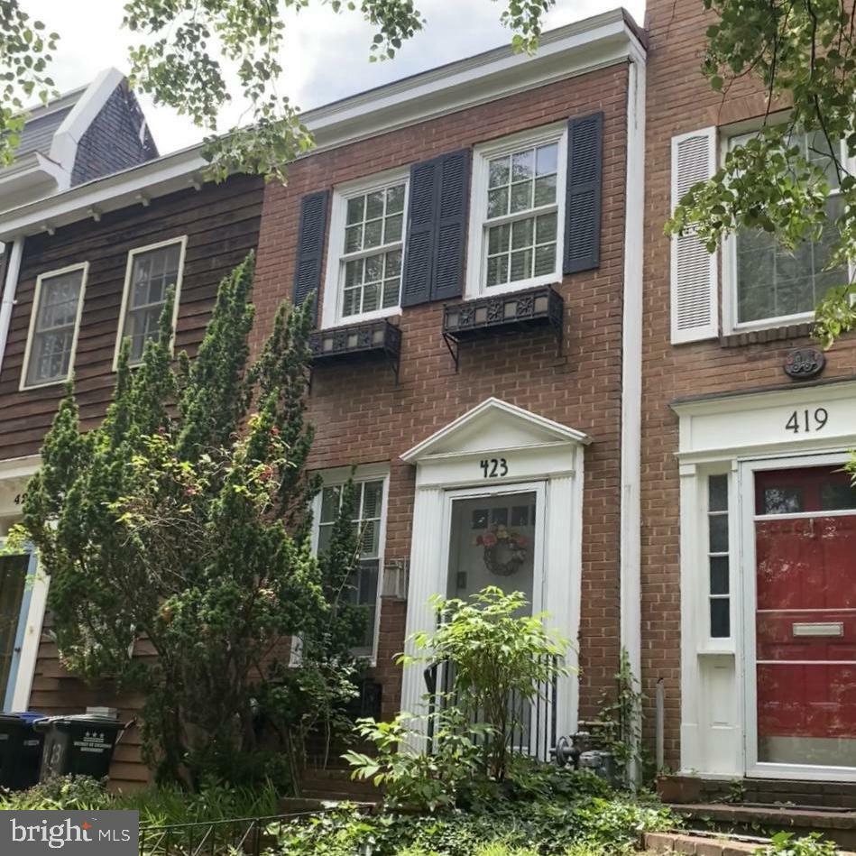 Property Photo: 423 5th Street SE DC 20003