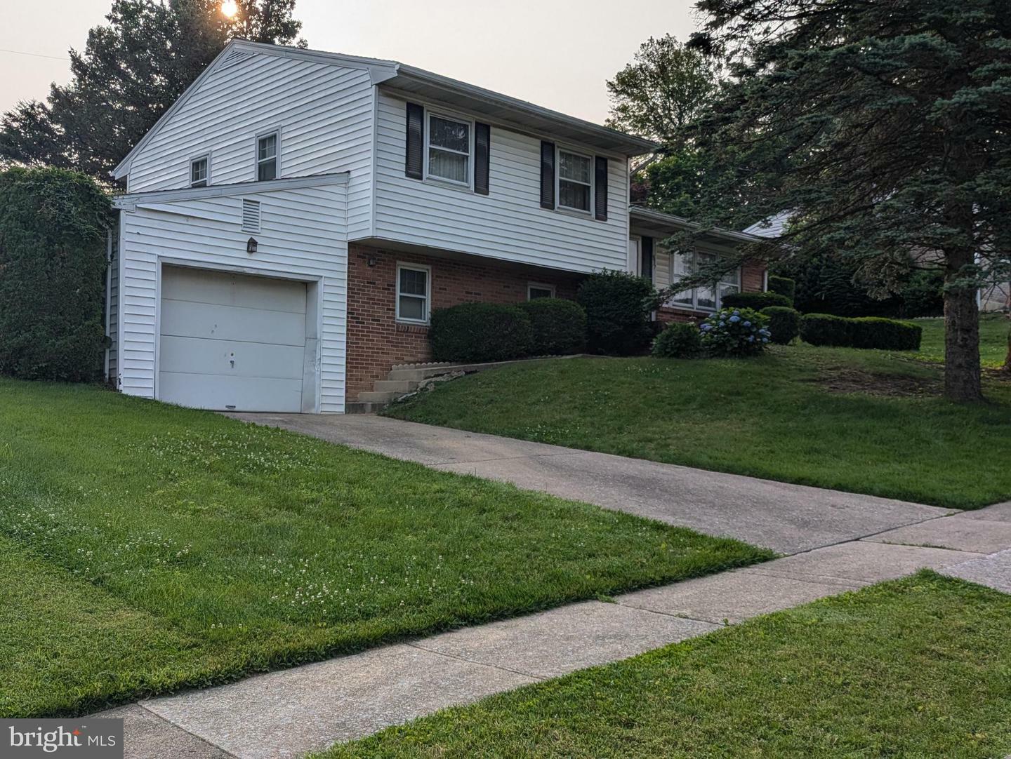 837 W Foxcroft Drive  Camp Hill PA 17011 photo