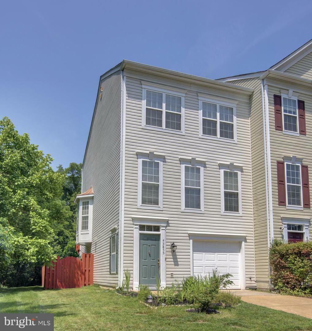 Property Photo: 43855 Tattinger Terrace VA 20148