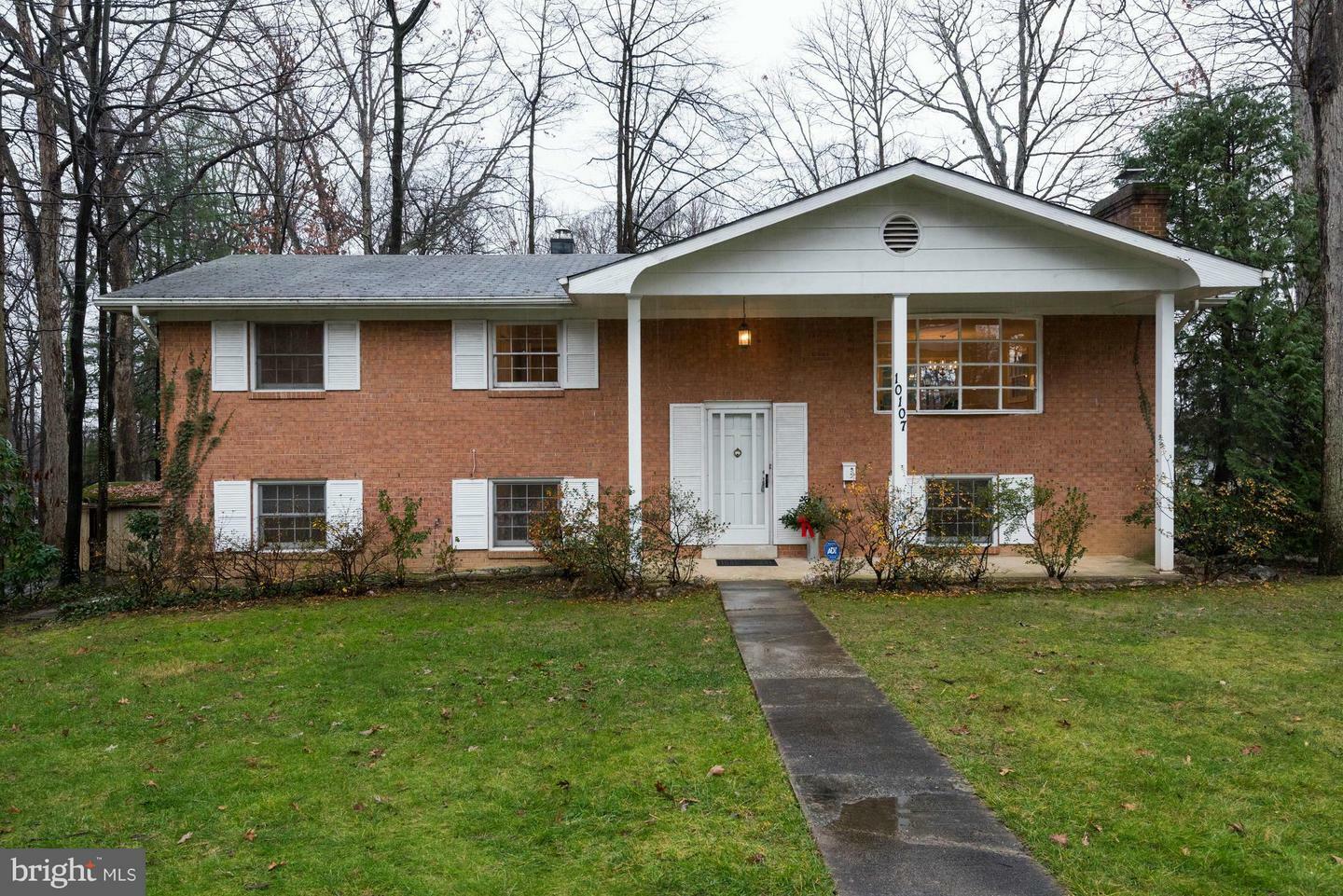 Property Photo: 10107 Forest Avenue VA 22032