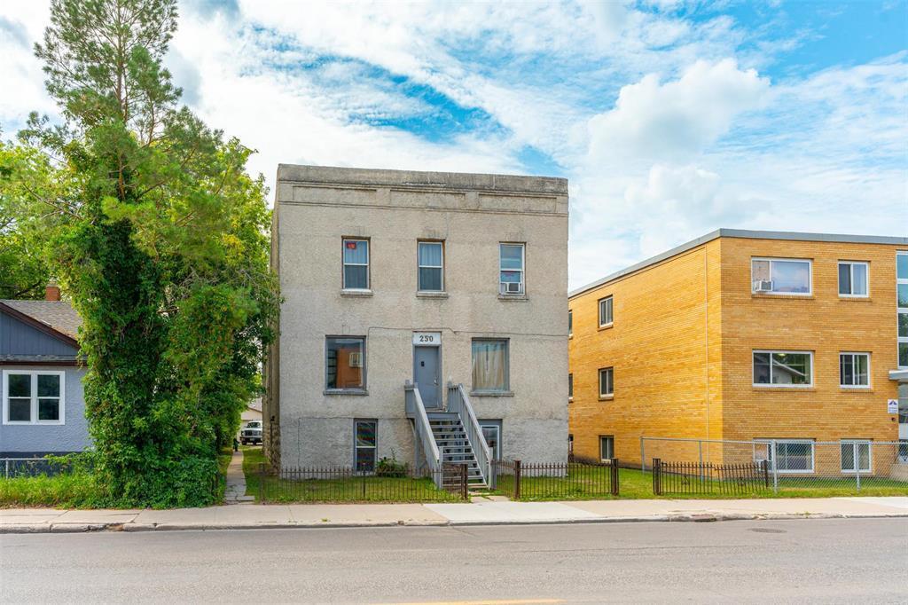 Property Photo: 250 Talbot Avenue MB R2L 0P8