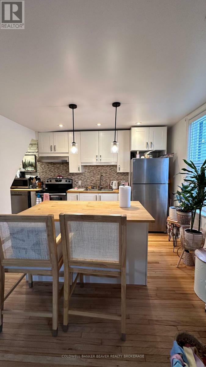Photo de la propriété: 301 Ridout Street South ON N6C 3Y9