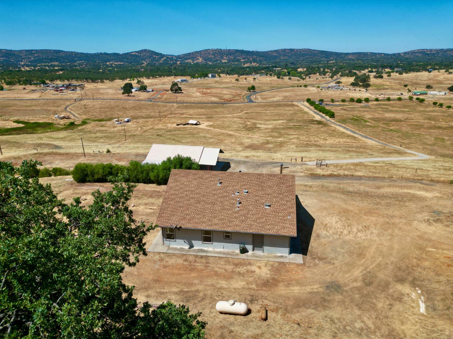 Property Photo: 660 Hodson Road CA 95228