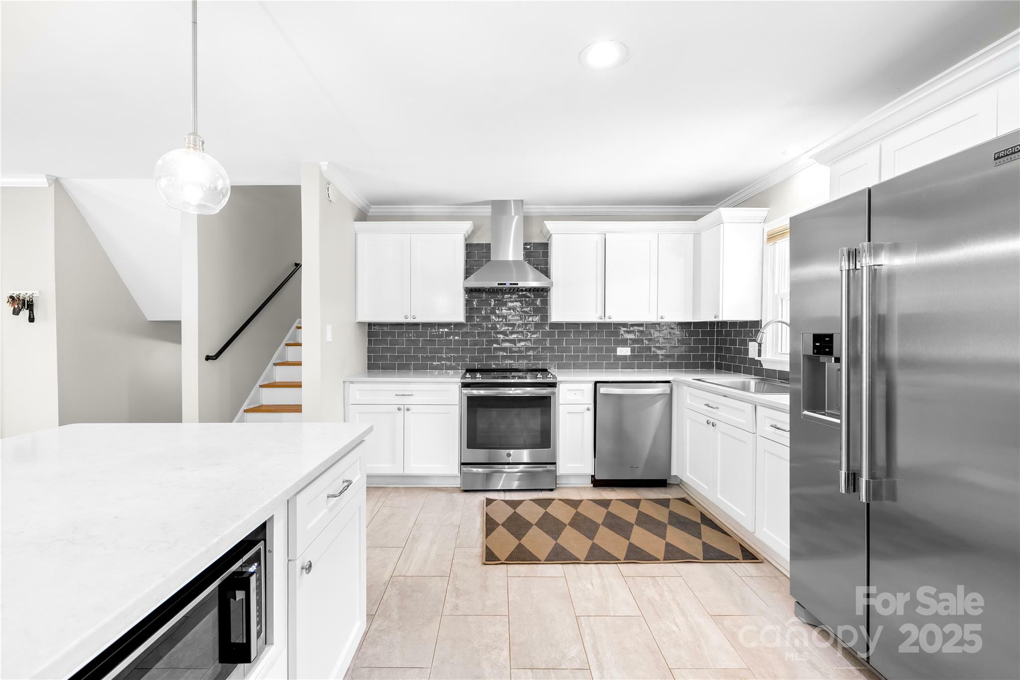 Property Photo: 2919 Dunaire Drive NC 28205