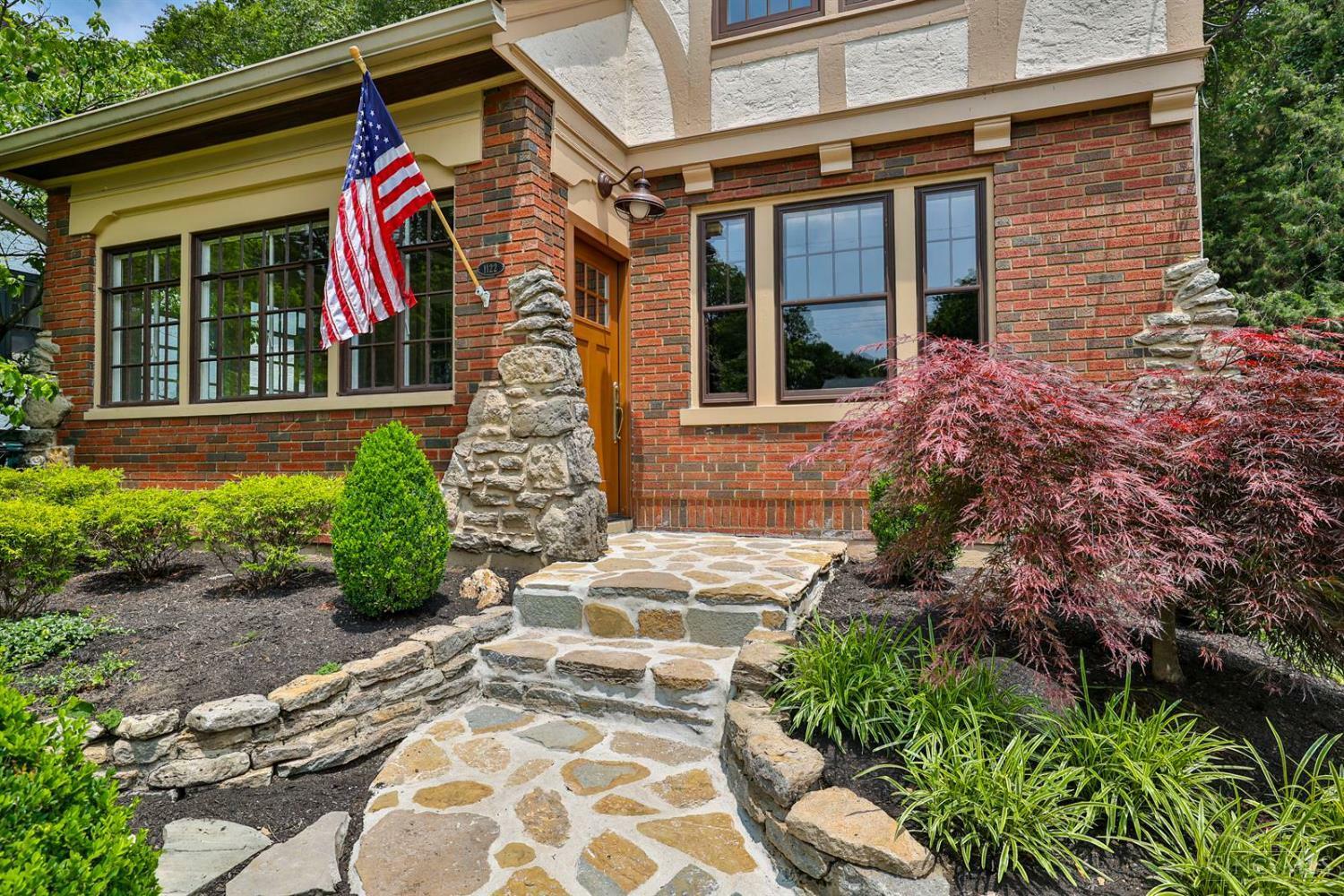 Property Photo: 1122 Beverly Hill Drive OH 45208