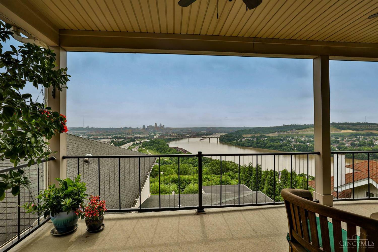Property Photo: 542 Davenport Avenue OH 45204