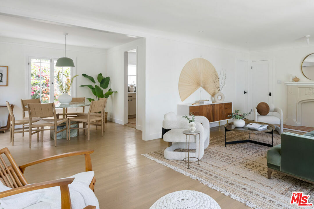 Property Photo: 617 N Sycamore Ave CA 90036