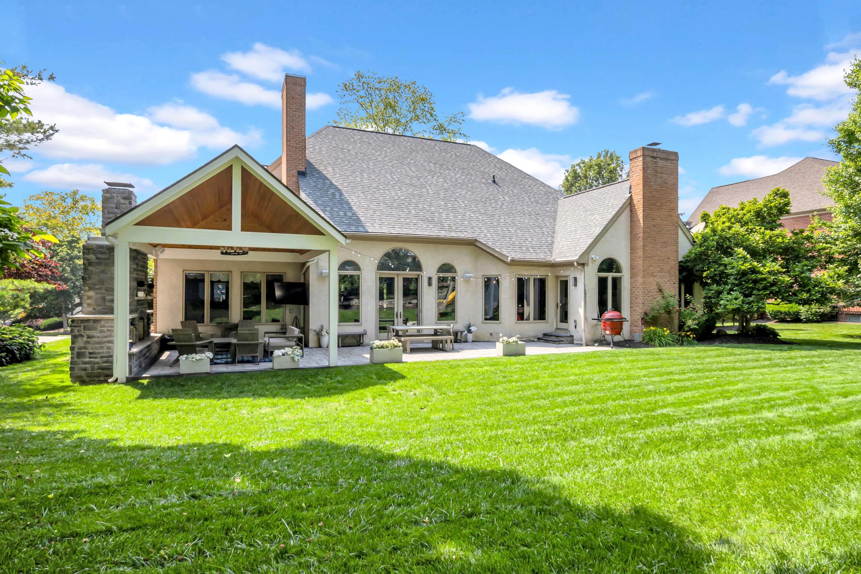 Property Photo: 3917 Tarrington Lane OH 43220