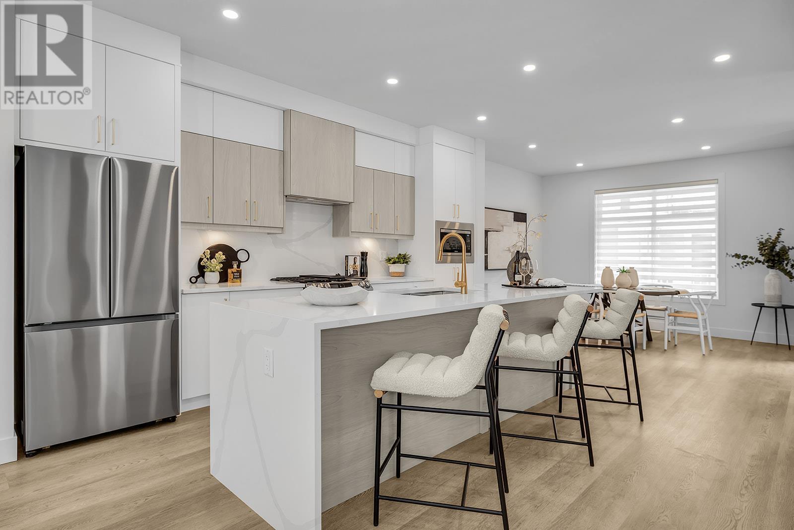 Photo de la propriété: 5300 Main Street 105 BC V1W 0C1