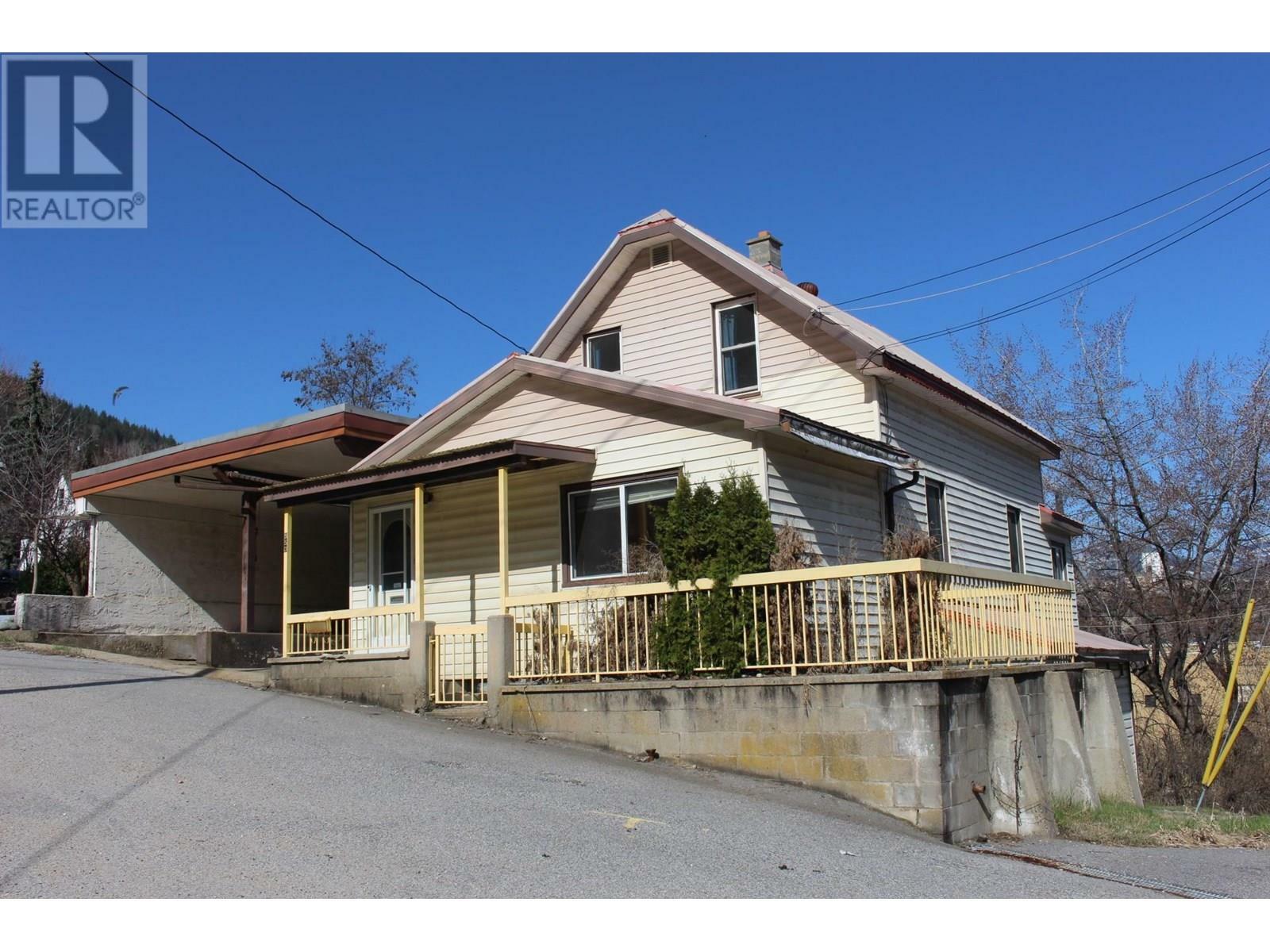 953 Aspen Street  Trail BC V1R 3Y1 photo