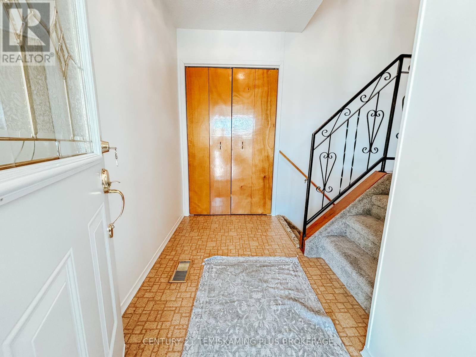 Photo de la propriété: 422 McKelvie Street ON P0J 1P0
