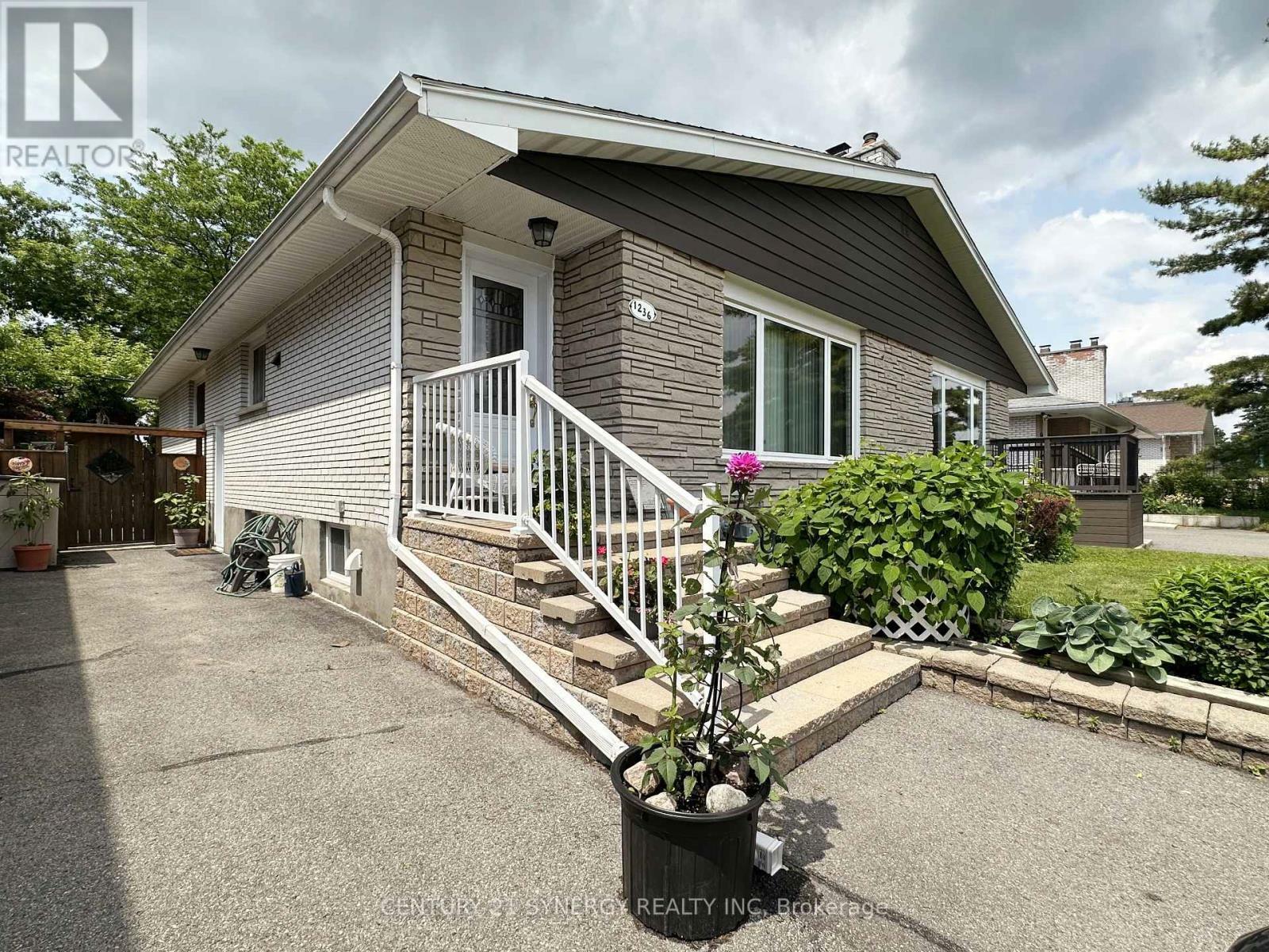 Photo de la propriété: 1236 Clyde Avenue 2 ON K2C 1Y4