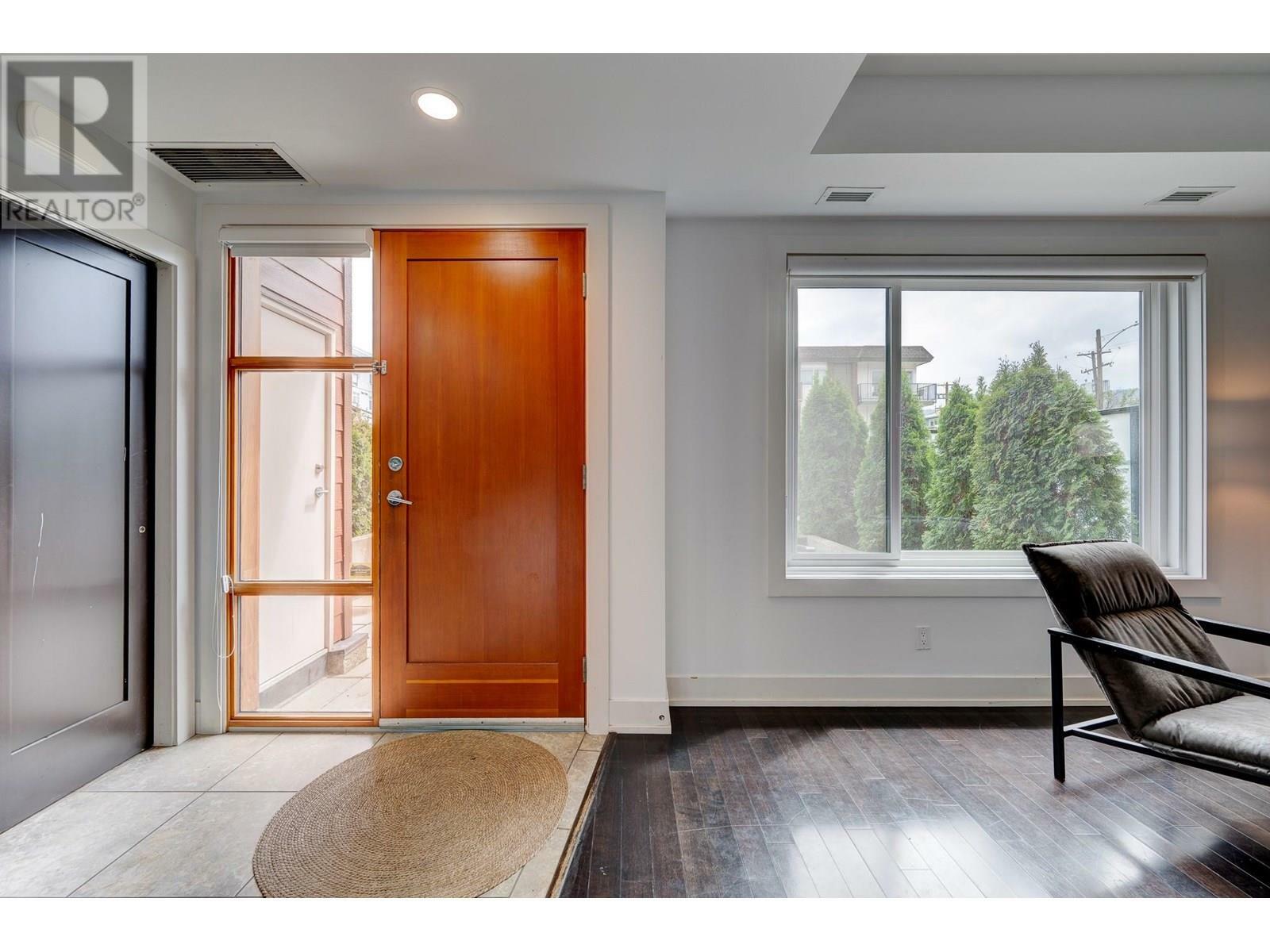 Property Photo: 460 5th Avenue 102 BC V2C 5Y2