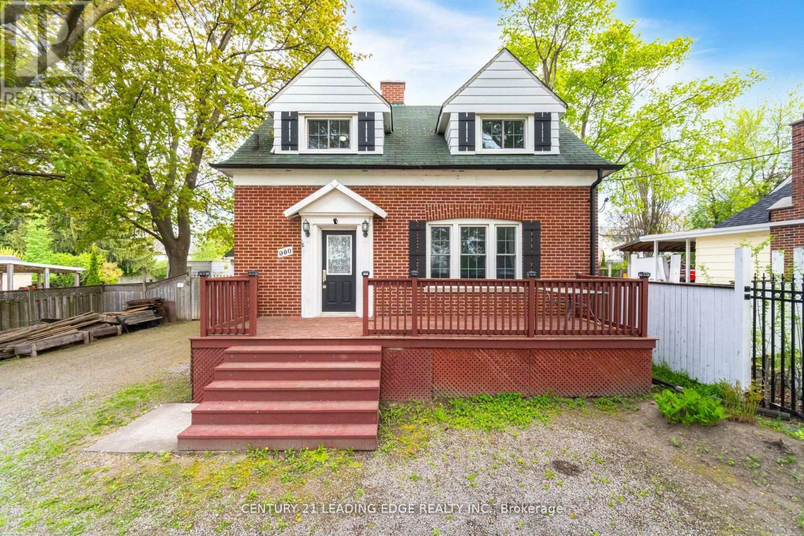 Property Photo: 980 King Street East ON L1H 1H2