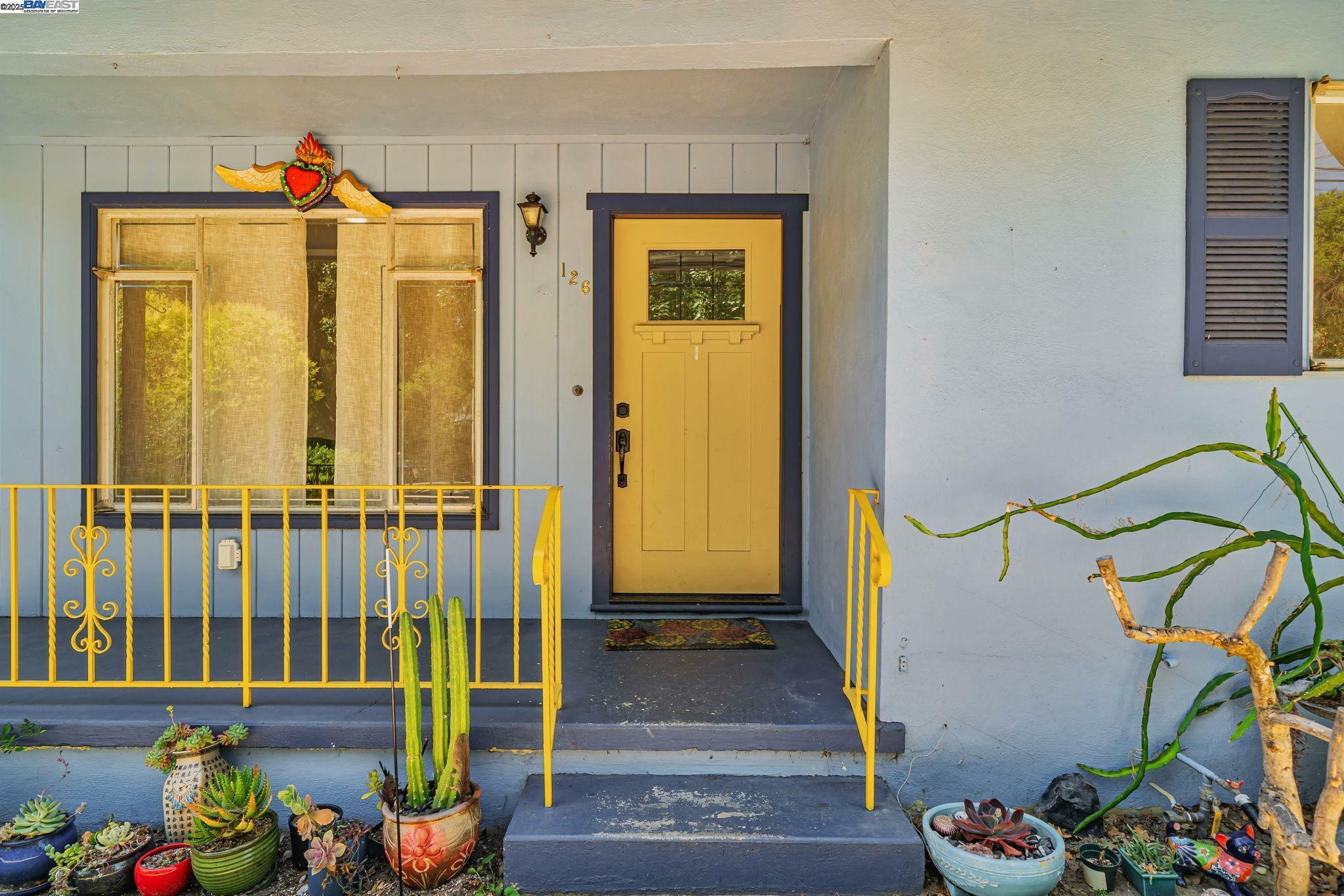 Property Photo: 126 Kilkare Rd CA 94586