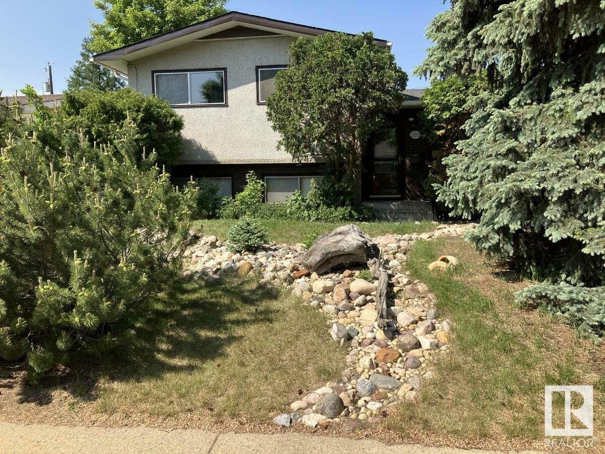 15212 86 Avenue NW  Edmonton AB T5R 4C3 photo