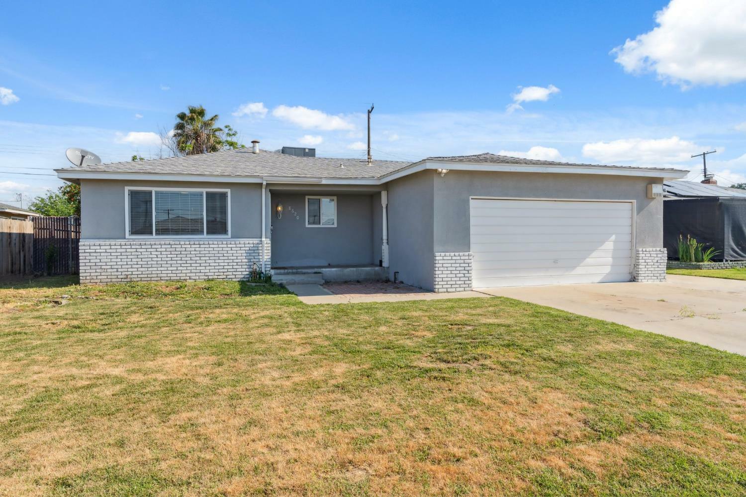 Property Photo: 8620 La Vaca Way CA 93230