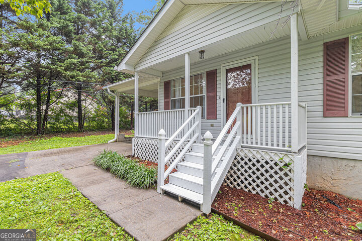Property Photo: 1161 Gardner Springs Road SE GA 30103