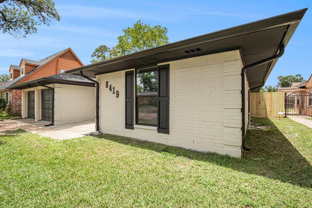 Property Photo: 8419 Sterlingshire Street TX 77078